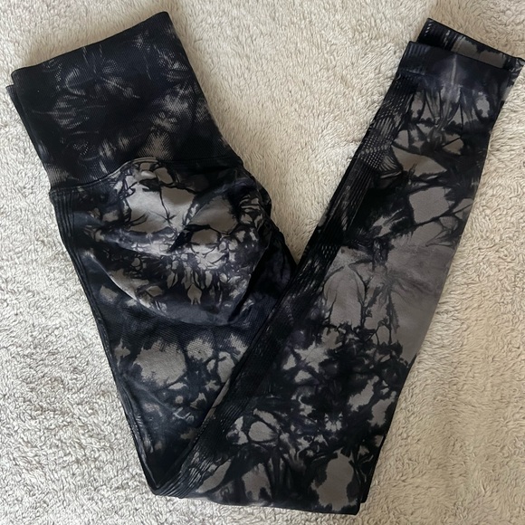 NWOT Seamless Scrunch Bottom Leggings - Picture 2 of 5